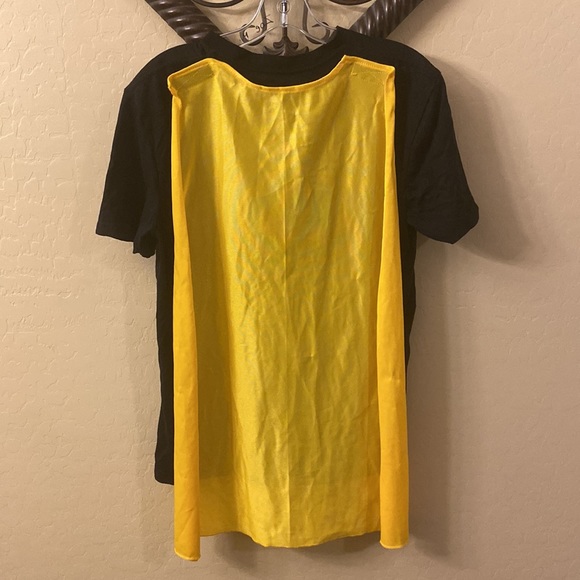 Batman Tshirt. Perfect for Halloween - Picture 2 of 3